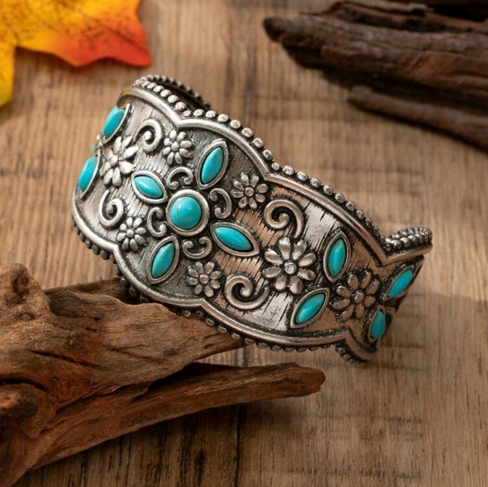BRAND NEW ** Southwest/Boho Floral Bracelet